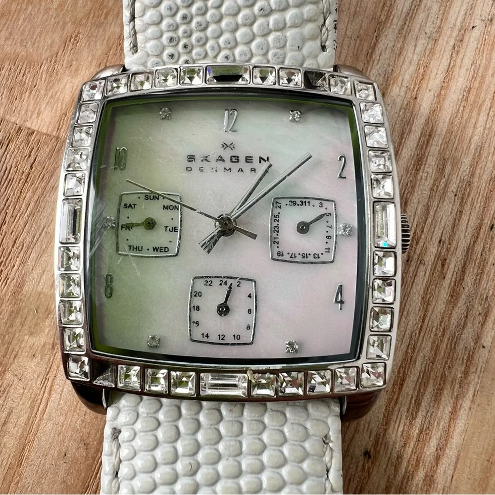 Skagen ladies rectangular mother of pearl white leather watch NEW BATTERY